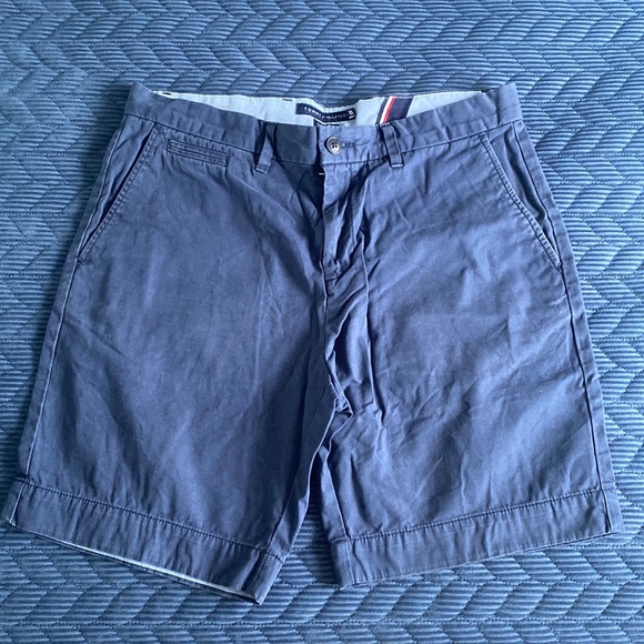 Authentic Tommy Hilfiger Mens Chino 
